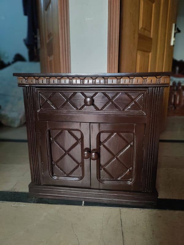 Haveli design chinioti Single beds with mid table new. . . 5