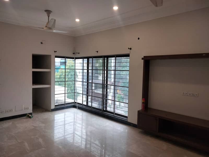 10 Marla House For Rent In Faisal Town C Block And A Block 5