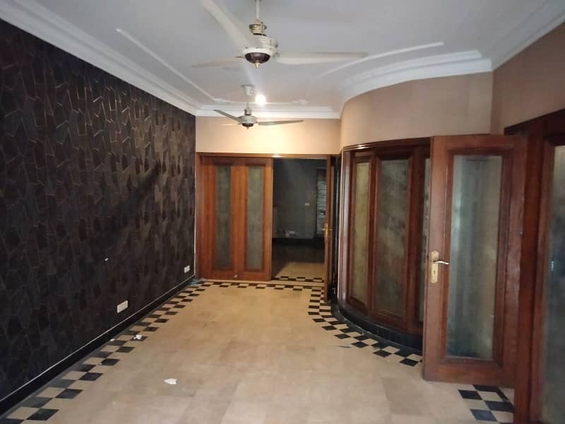 10 Marla House For Rent In Faisal Town C Block And A Block 6