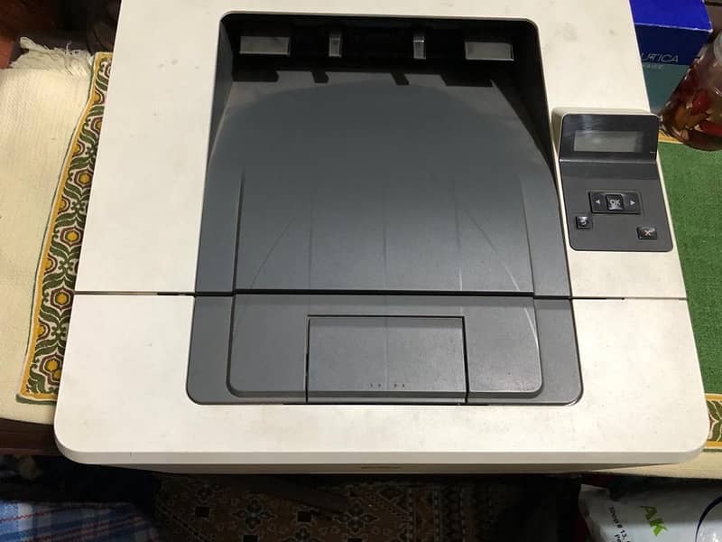 HP Laserjet Pro M402dn 1