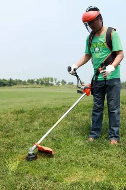 BRUSH CUTTER MACHINE , GRASS CUTTER MACHINE , WHEAT CUTTING REAPER 2