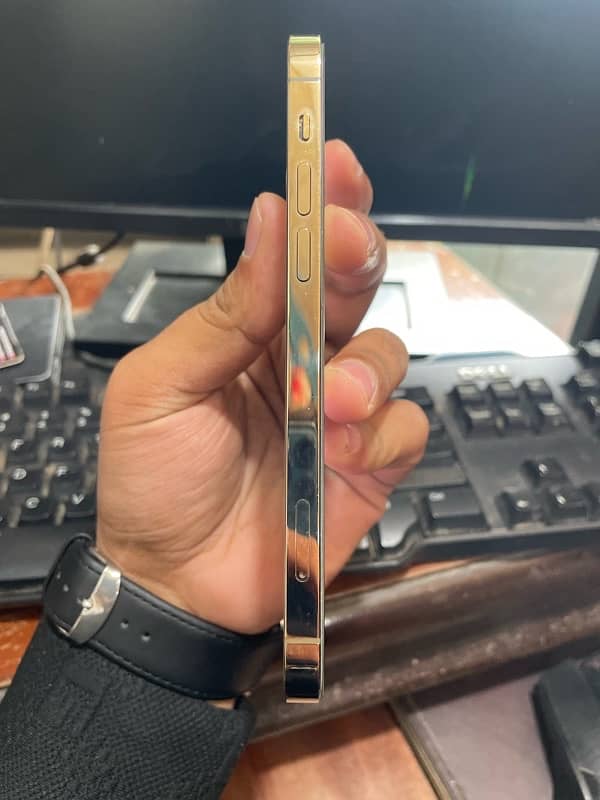 iphone 12 pro PTA proved 4