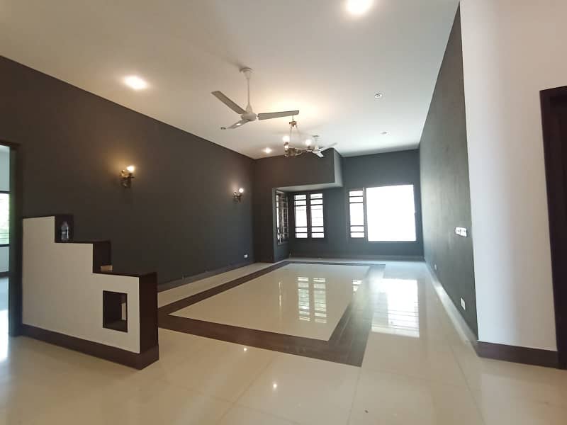 Stunning 1000 Yards Bungalow is Available For Rent 11