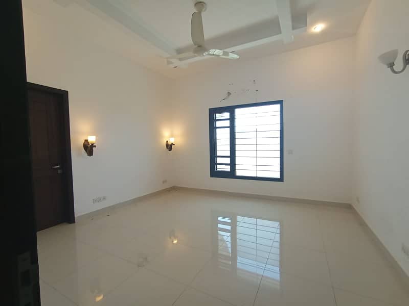 Stunning 1000 Yards Bungalow is Available For Rent 12