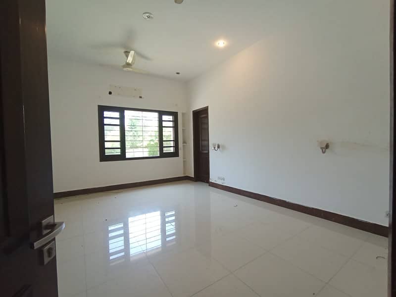 Stunning 1000 Yards Bungalow is Available For Rent 19