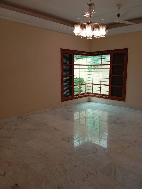 Stunning 600 Yards Bungalow For Rent 10