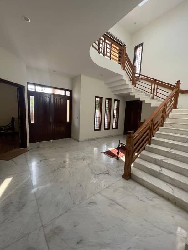 Stunning Like New 700 Yards Ground Portion For Rent 9