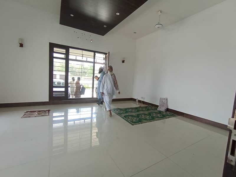 Stunning 1000 Yards Bungalow is Available For Rent 9