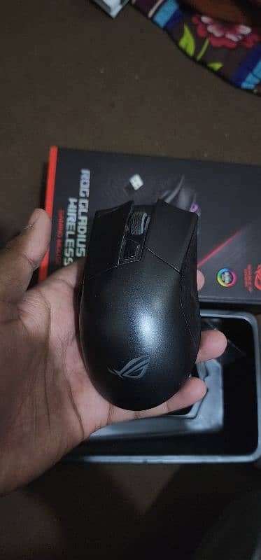 ROG Gladius II Wireless Gaming Mouse 1