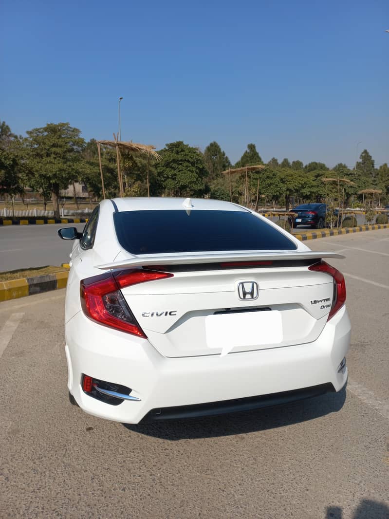 Honda Civic Oriel 1.8 I-VTEC CVT 2021 2