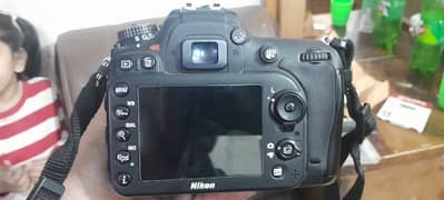 nikon D7100 with box low shutter counts