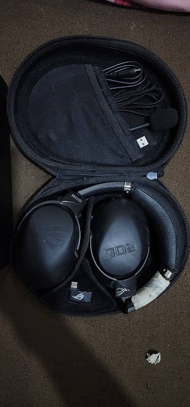 Asus rog Strix Go 2.4 Wireless Gaming Headphone 0
