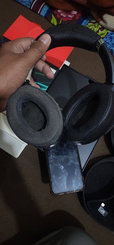 Asus rog Strix Go 2.4 Wireless Gaming Headphone 5