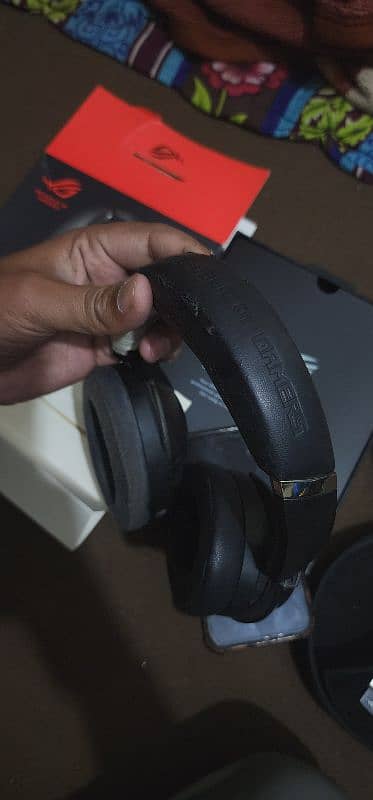 Asus rog Strix Go 2.4 Wireless Gaming Headphone 6