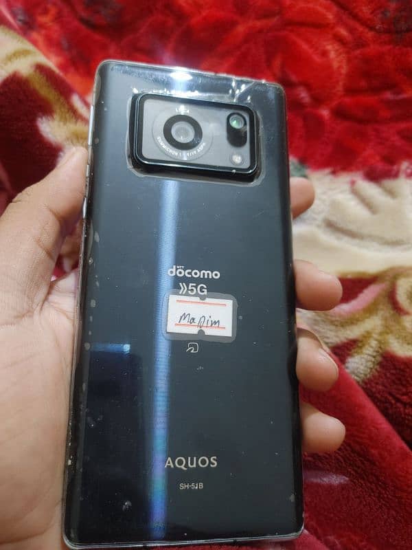 Sharp Aquos R6 0