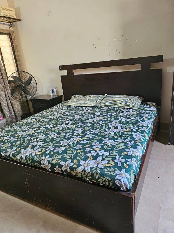 Used Queen Size Bed With Mattress 1