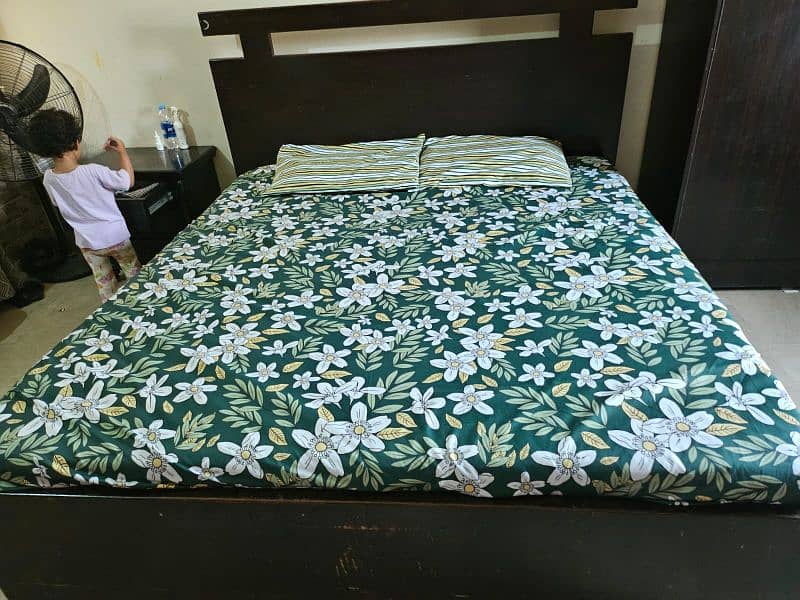 Used Queen Size Bed With Mattress 2