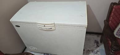 Waves deep freezer in very good condition