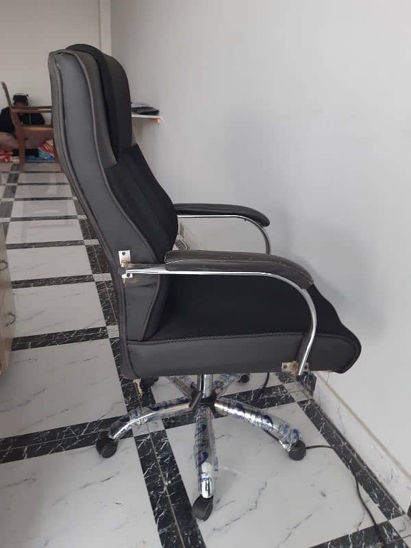 Office executive chair 0