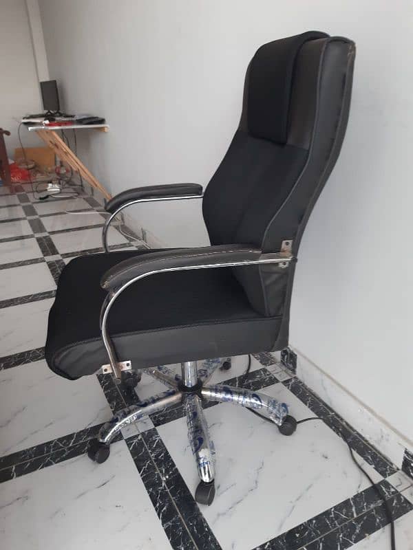 Office executive chair 1