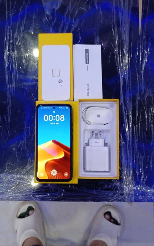 Realme 12+ plus 5G (256/8GB)Ram with complete box for sale 5