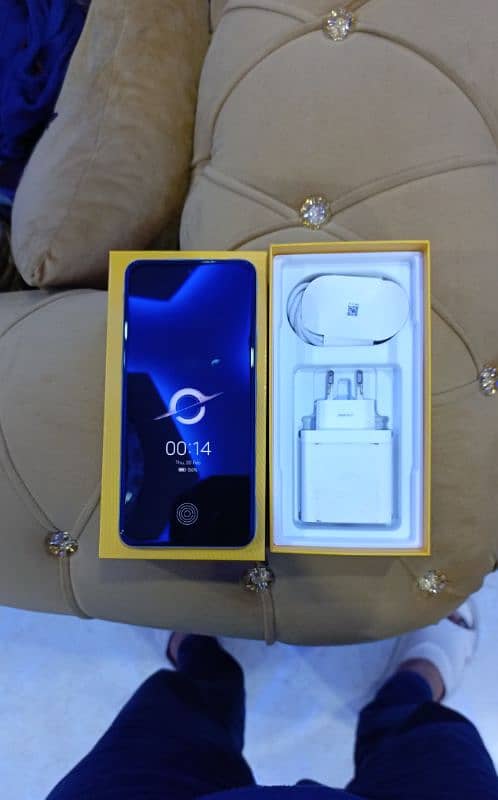 Realme 12+ plus 5G (256/8GB)Ram with complete box for sale 17