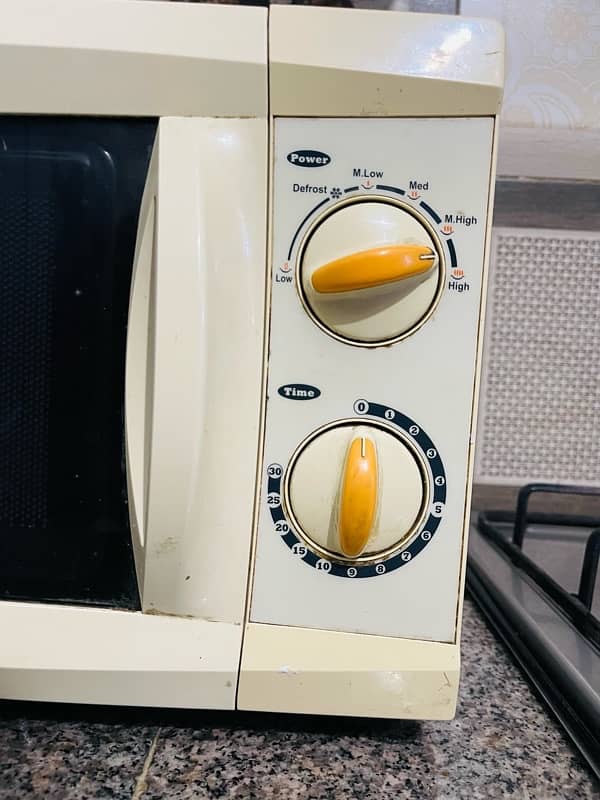 Orient Microwave Oven 1