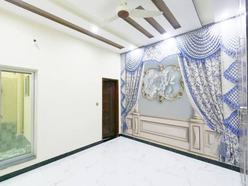 Prime Location 5 Marla House Is Available In Shadab Garden 22