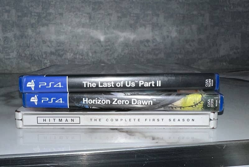 PS4 Games- LAST OF US2, HITMAN, HORIZON ZERO DAWN 1