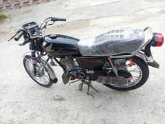 Honda 125 black color