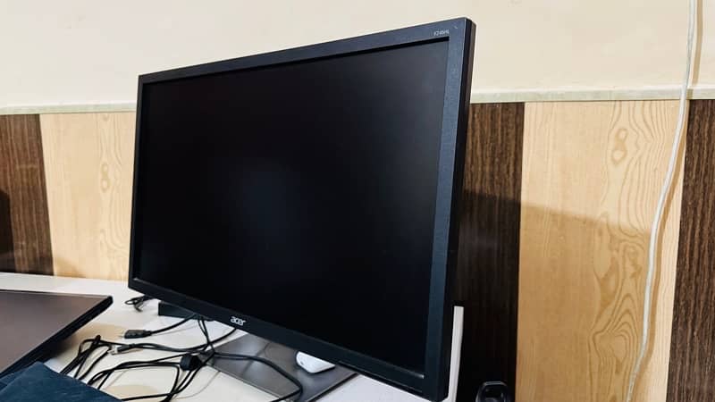 24 inch computer LCD 1