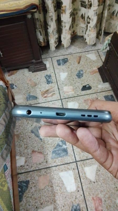 vivo y20s side fingerprint (6/128)gb home used phone 6