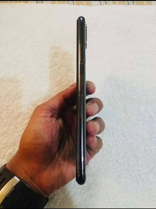 iPhone XS Max 1