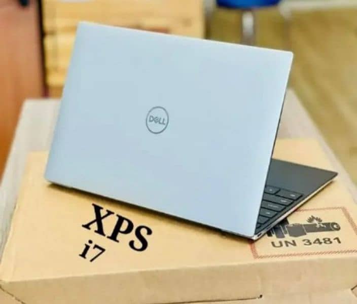 Dell XPS Laptop i7 7th Generation (Ram 8GB + SSD 256GB) Borderless 0