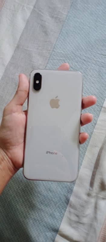 iPhone x in white colour 0