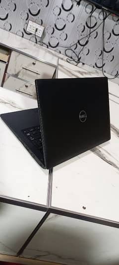 Dell Attitude 8/256 i5 8 gen