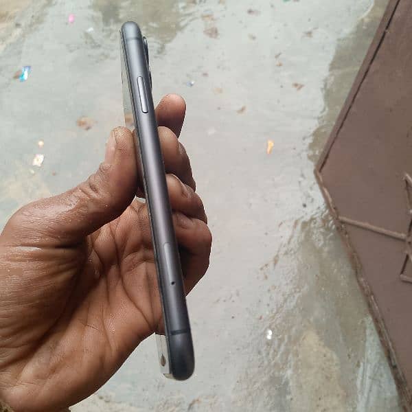 iPhone11 condition 10by10,non pta 5