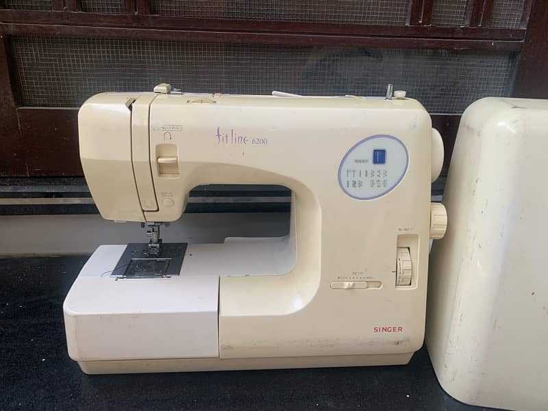 Singer sewing machine Model Fitline 6200 0