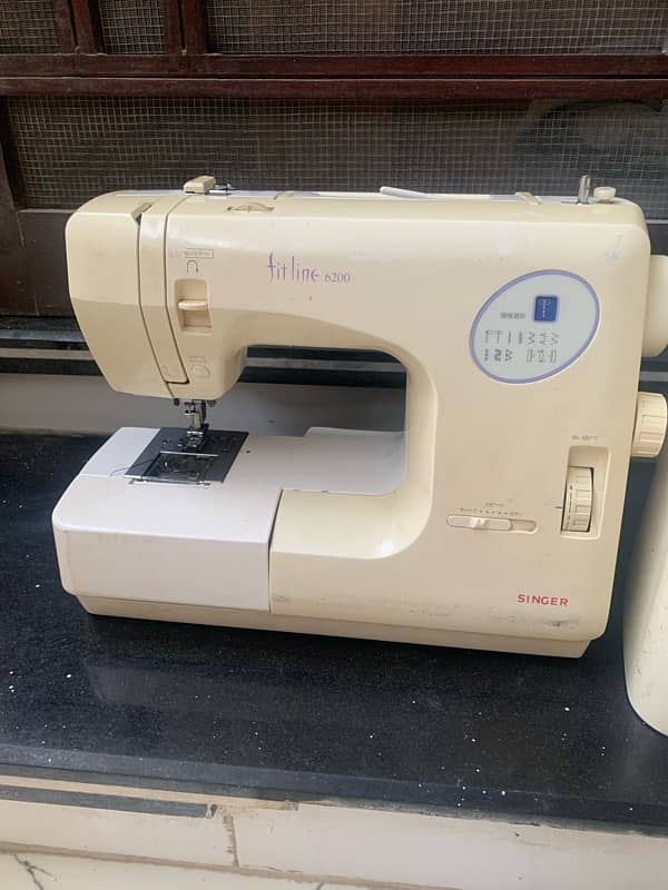 Singer sewing machine Model Fitline 6200 1