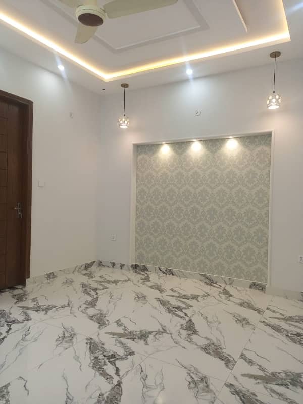 10 MARLA BEAUTIFUL UPPER PORTION AVAILABLE FOR RENT IN PRIME LOCATION IN WAPDA TOWN 13