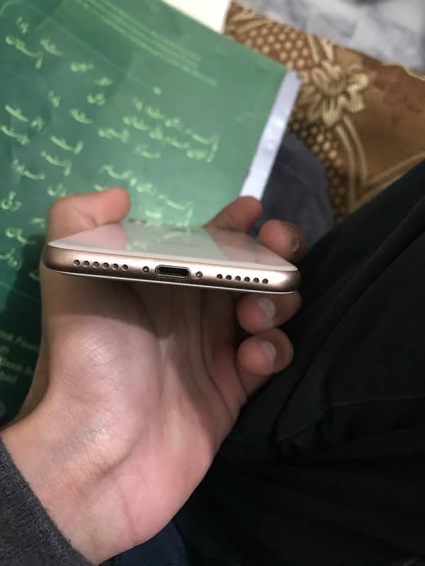 iphone 8 64gb mint condition 4