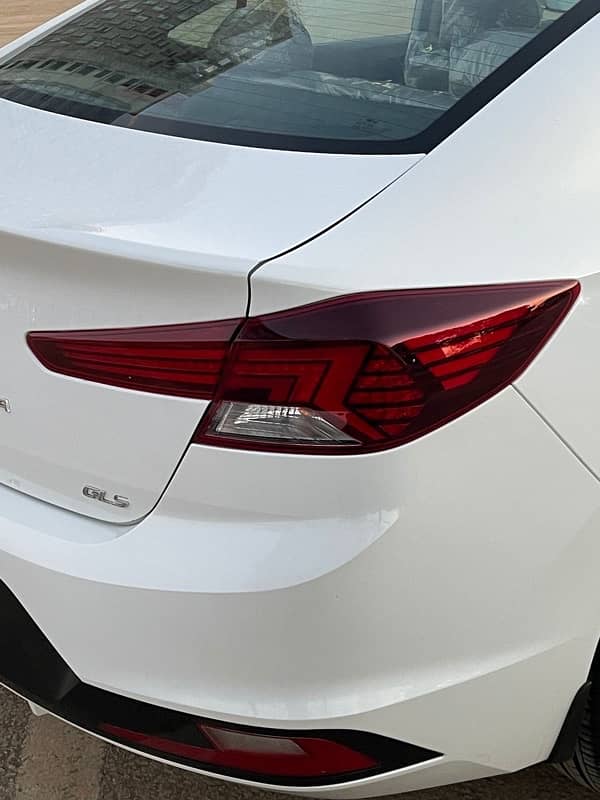 Hyundai Elantra 2021 7