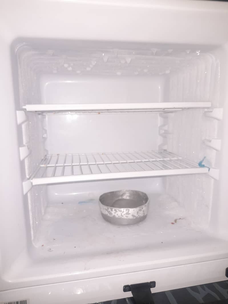 Dawlance Fridge for Sale - Excellent Condition, Low Price! 3