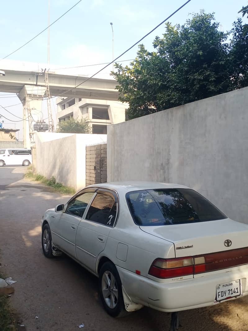 Toyota Corolla GLI 2001 4