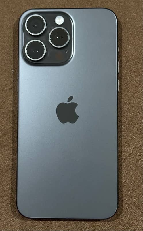 IPhone 15 pro Max unlocked 1