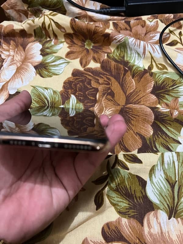 i phone XS max 256 Gold 3