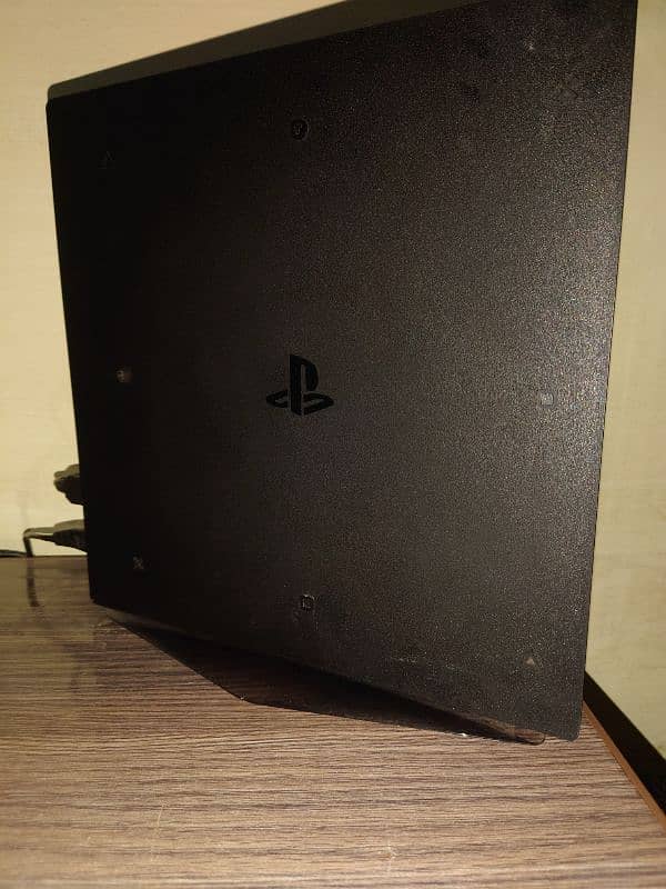 sony PS 4 PRO 1 TB 1