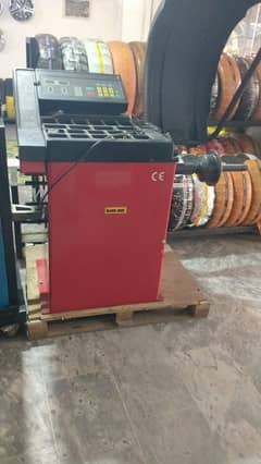 tyre balensing and aliment machine