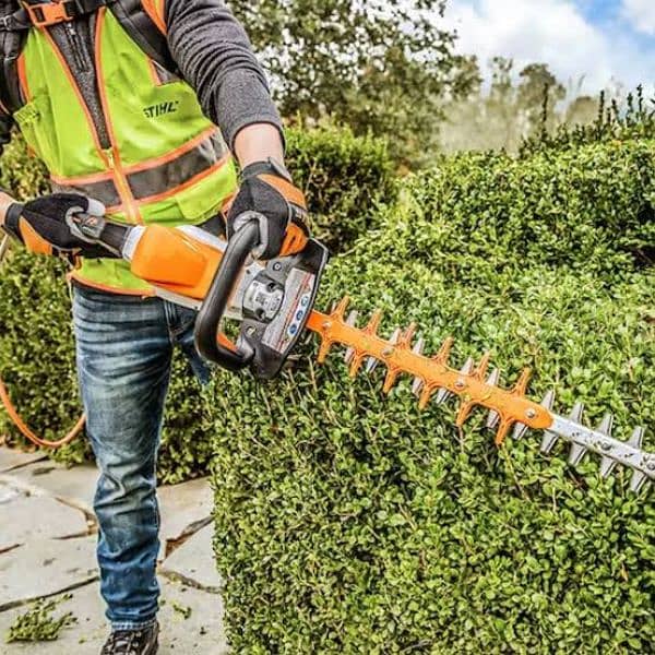 HEDGE TRIMMER MACHINE , BAR CUTTER MACHINE , PRUNER MACHINE 1