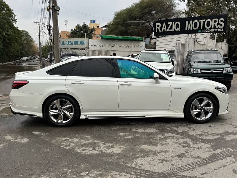 Toyota Crown 2018 5